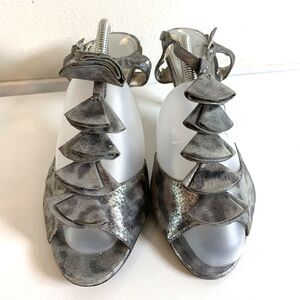 Michelle Open Toe Heels Slingback Silver Ruffle Sandals 8.5M (Flaw)